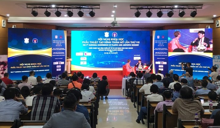 Hội nghị khoa học phẫu thuật tạo hình thẩm mỹ toàn quốc lần thứ VII tổ chức ngày 20/9 tại Hà Nội. Ảnh: ĐT